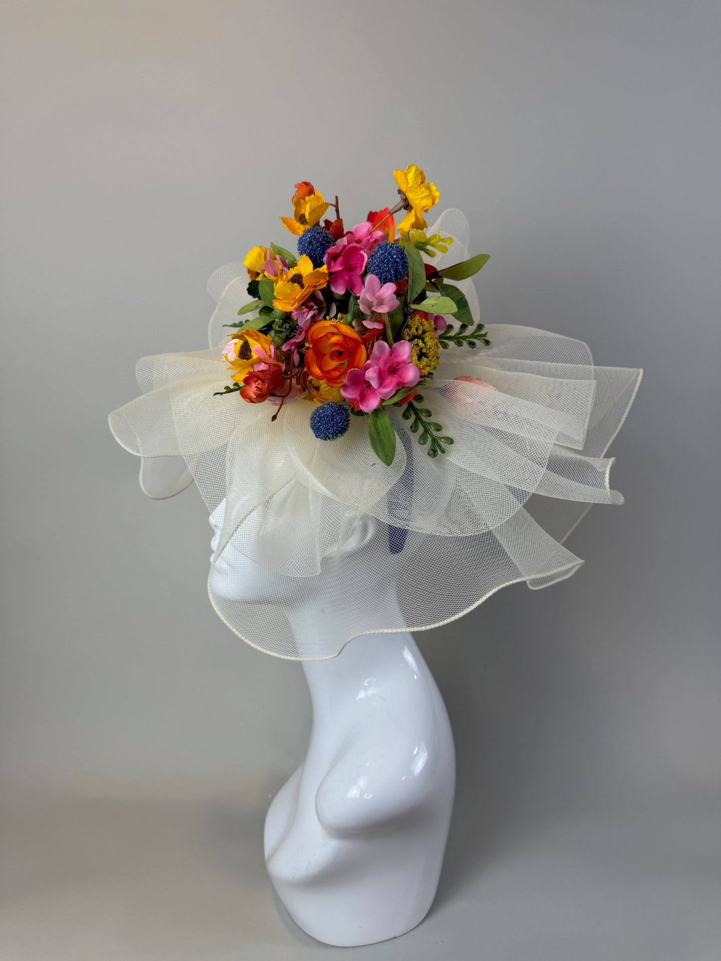 Floral and Cream Derby Fascinator, Kentucky Derby Hat Alternative, Kentucky derby hat (GOLD LINE)