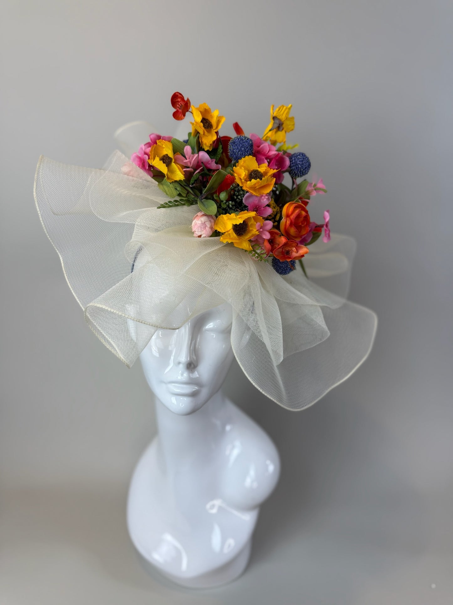 Floral and Cream Derby Fascinator, Kentucky Derby Hat Alternative, Kentucky derby hat (GOLD LINE)