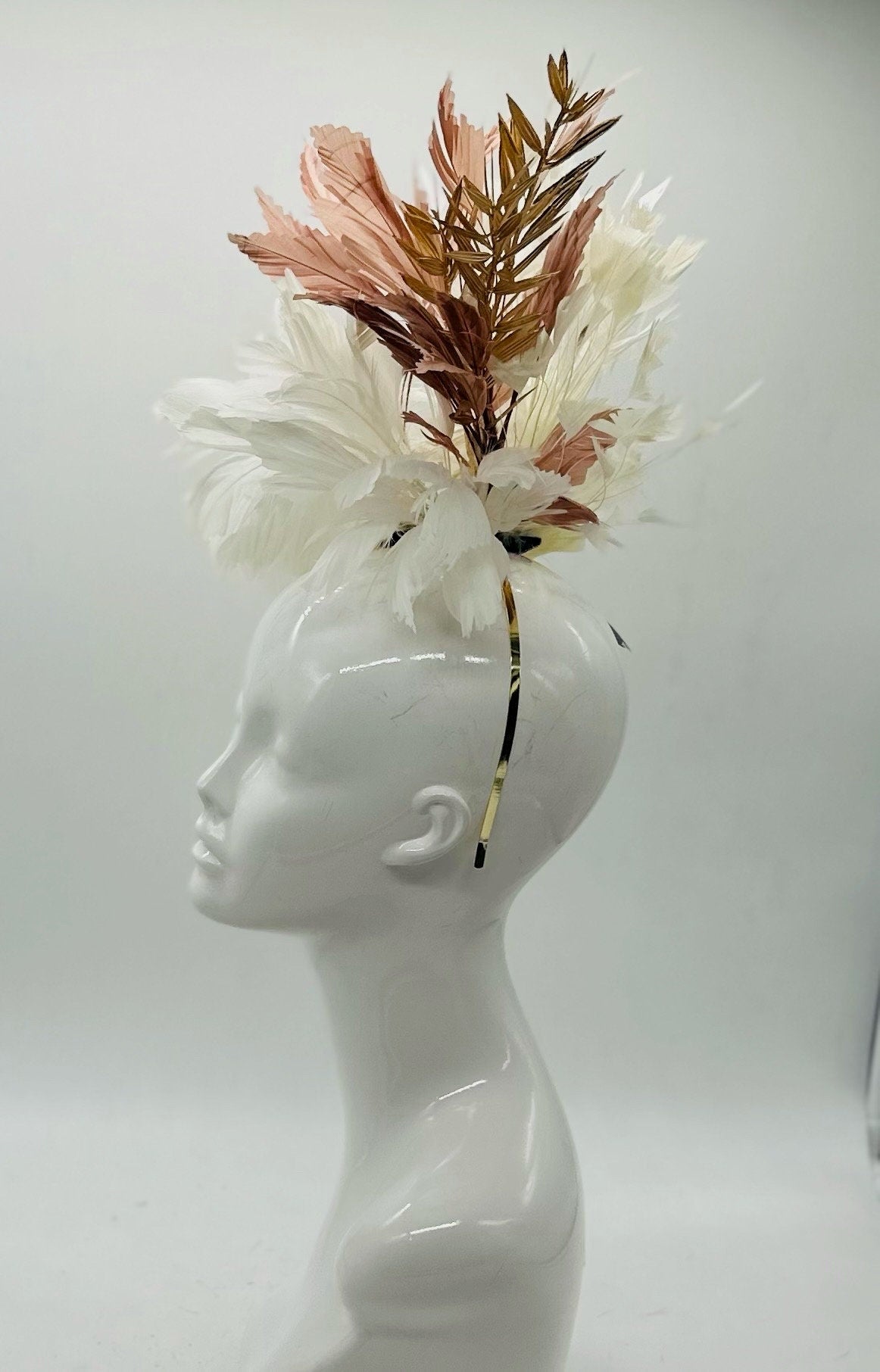 White, Gold and Blush Derby Fascinator, Kentucky Derby Hat Alternative, Kentucky derby hat (GOLD LINE)