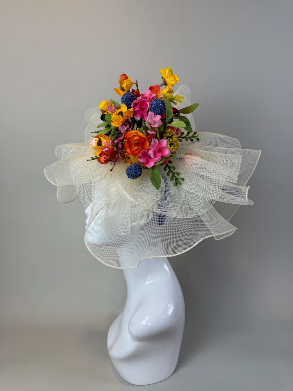 Floral and Cream Derby Fascinator, Kentucky Derby Hat Alternative, Kentucky derby hat (GOLD LINE)