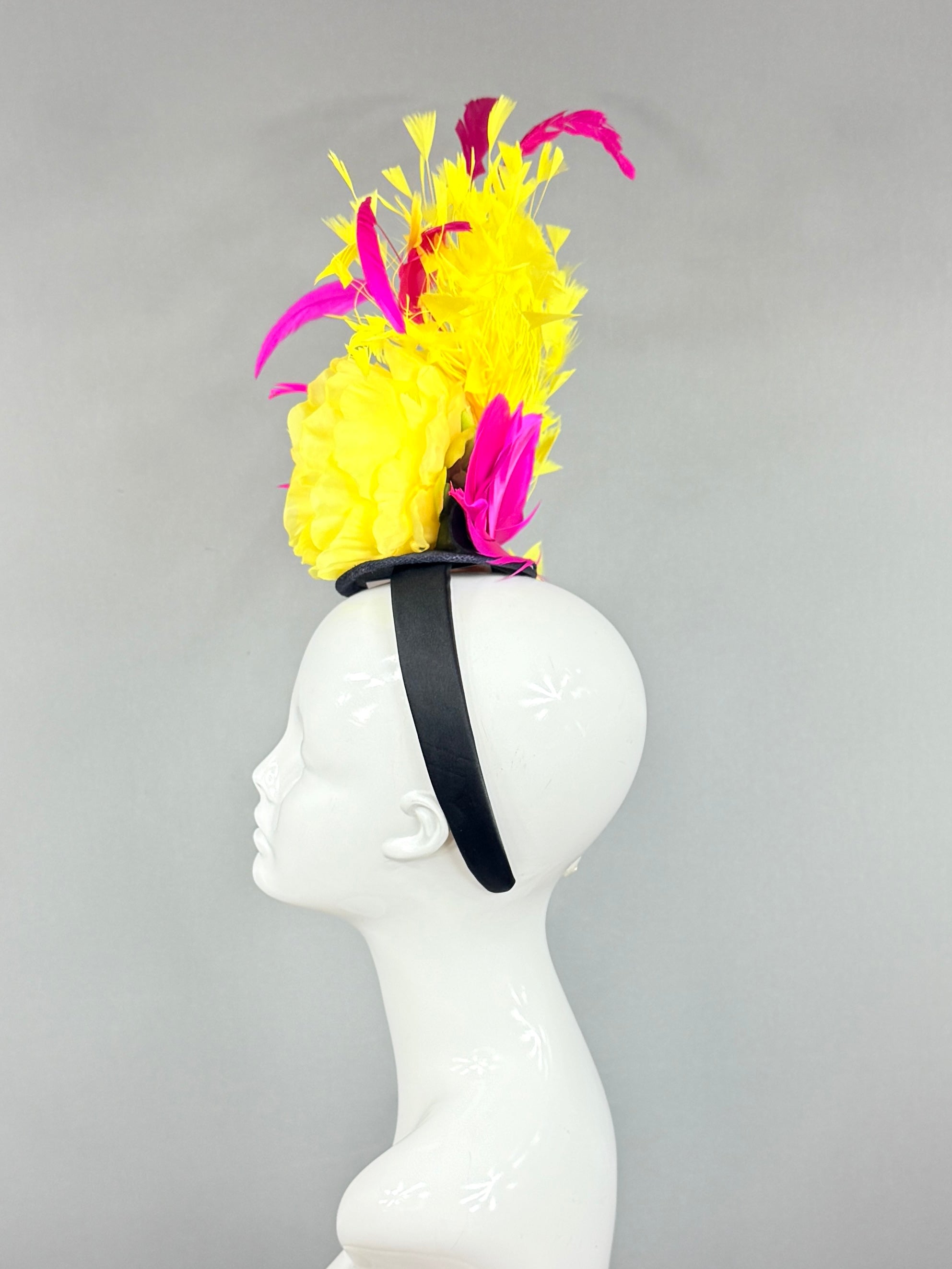 Kentucky Derby Hat | Yellow and pink Kentucky Derby Fascinator, Derby | Derbyologie