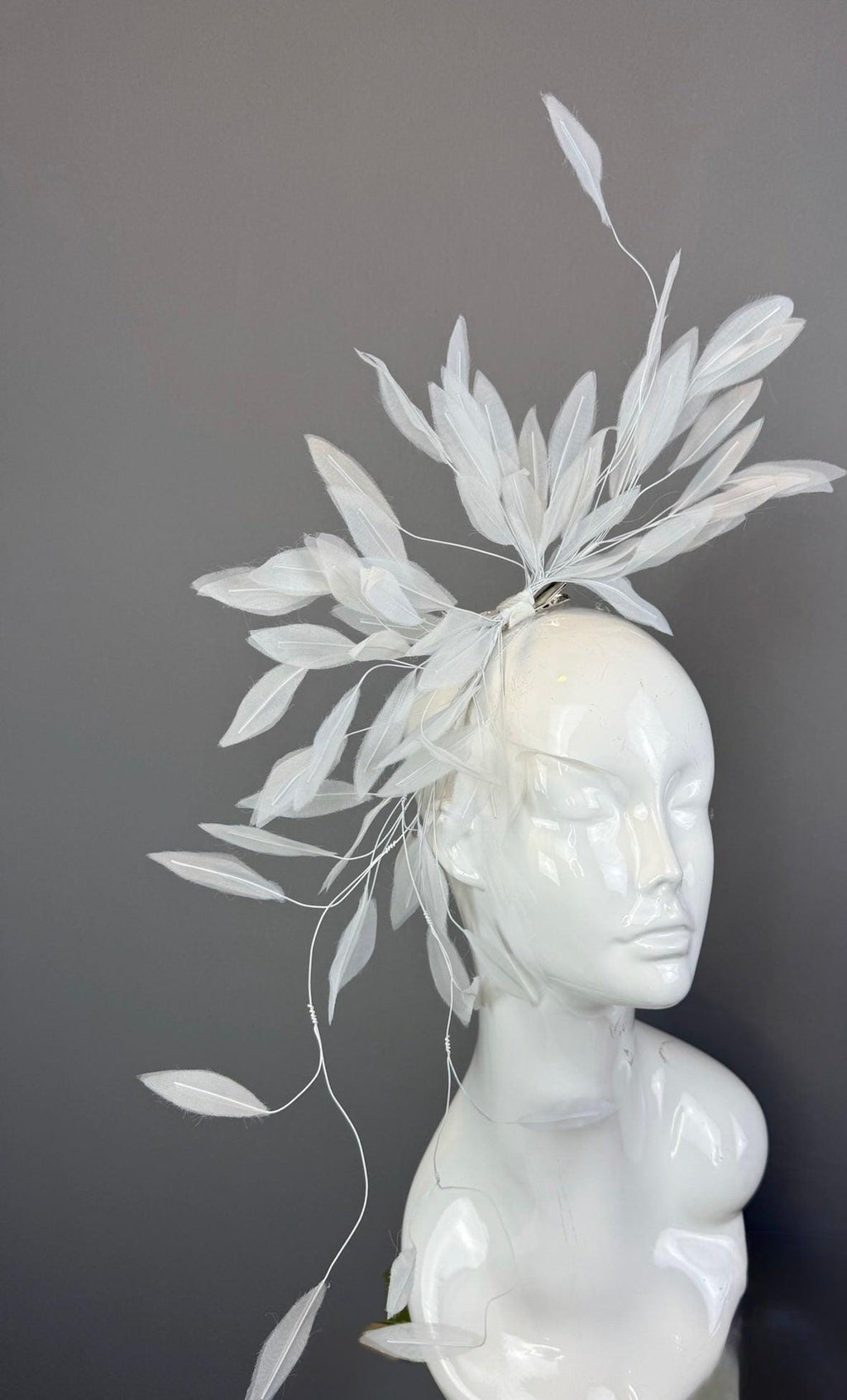 Kentucky Derby Fascinator Hat | White feather Headpiece | Derbyologie