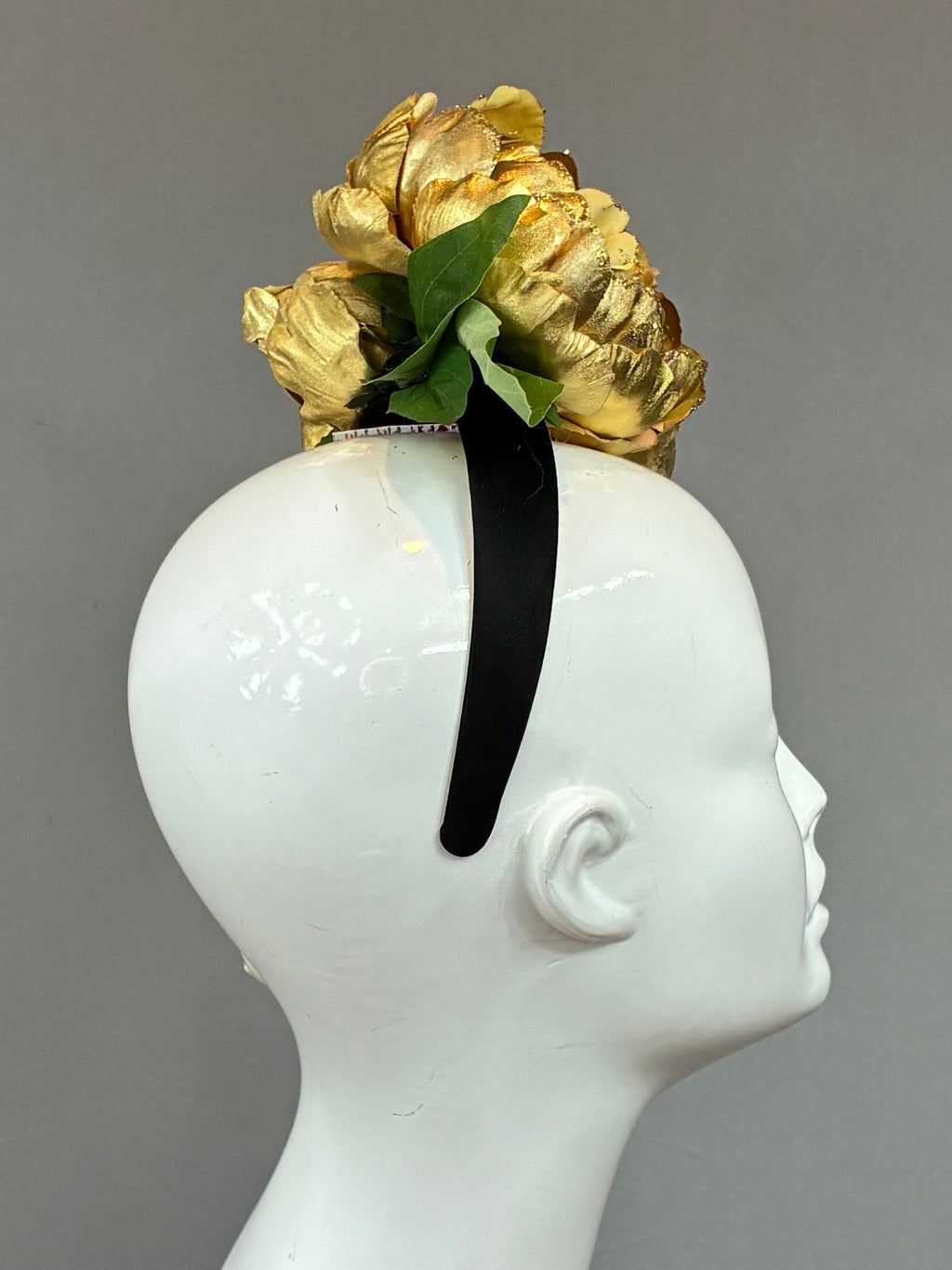 Kentucky Derby Fascinator Hat | Gold flower headpiece | Derbyologie