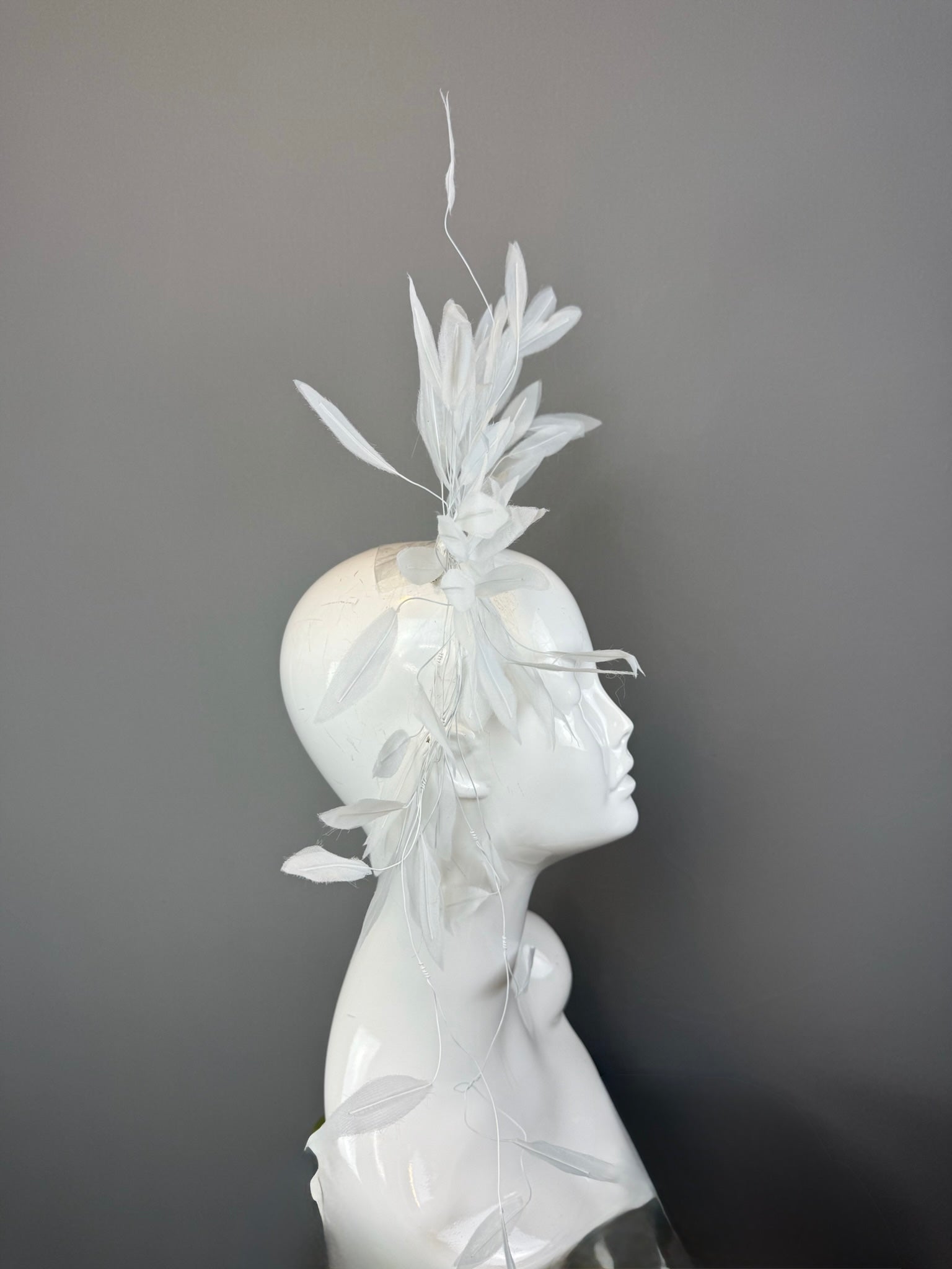 Kentucky Derby Feather Fascinator Hat for Women with white wiry feathers