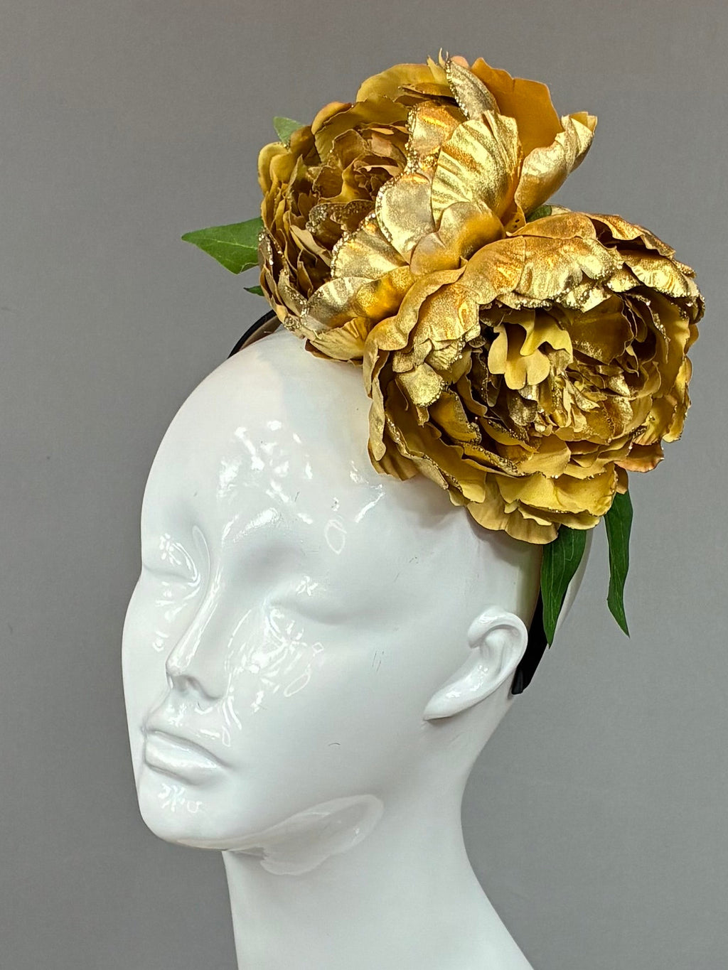 Kentucky Derby Fascinator Hat | Gold flower headpiece | Derbyologie