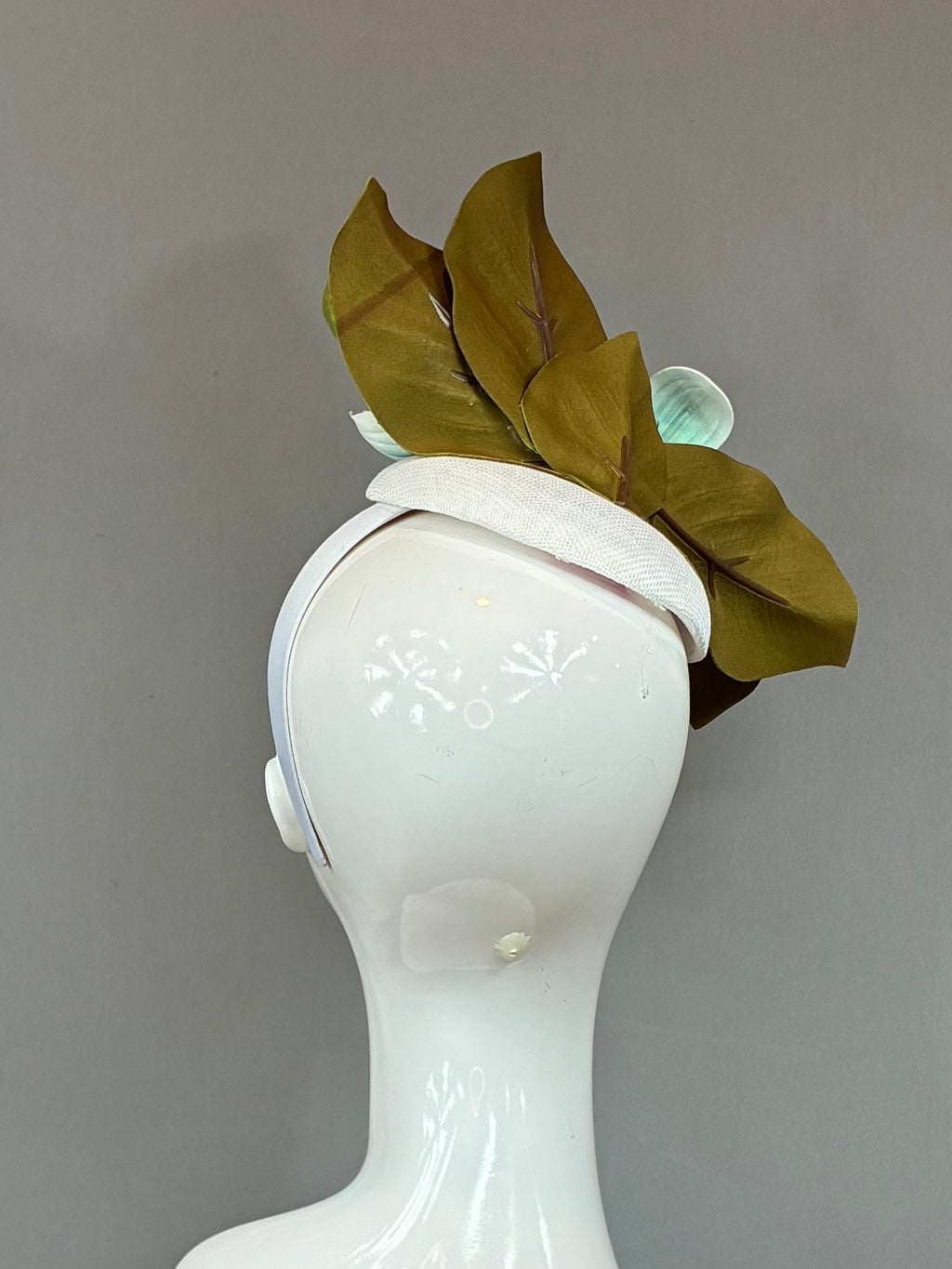 Kentucky Derby Fascinator Hat | Blue flowers and white leaves Headband Hat | Derbyologie