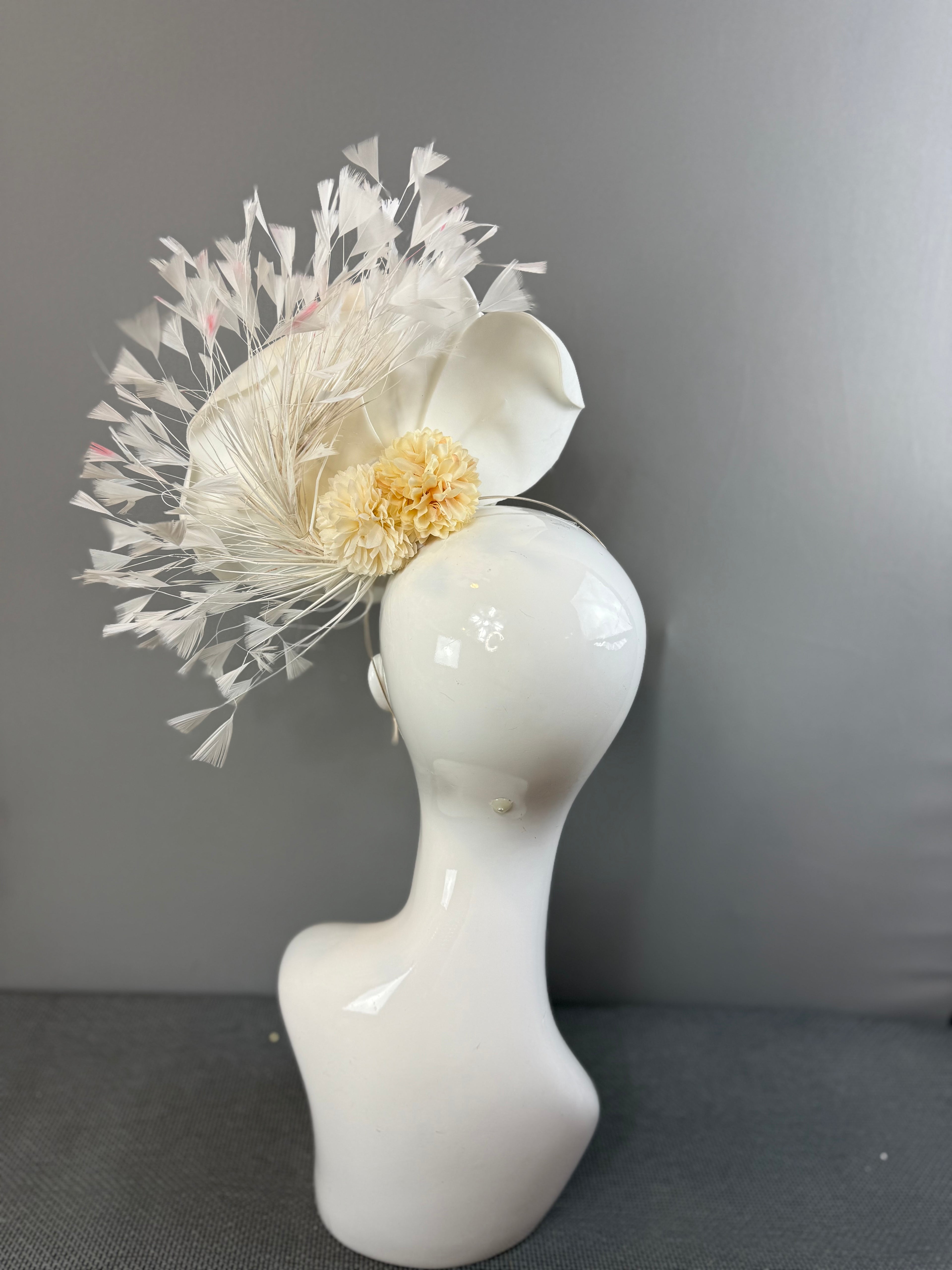 All white Derby Fascinator, Kentucky Derby Hat Alternative, Kentucky derby hat (GOLD LINE)