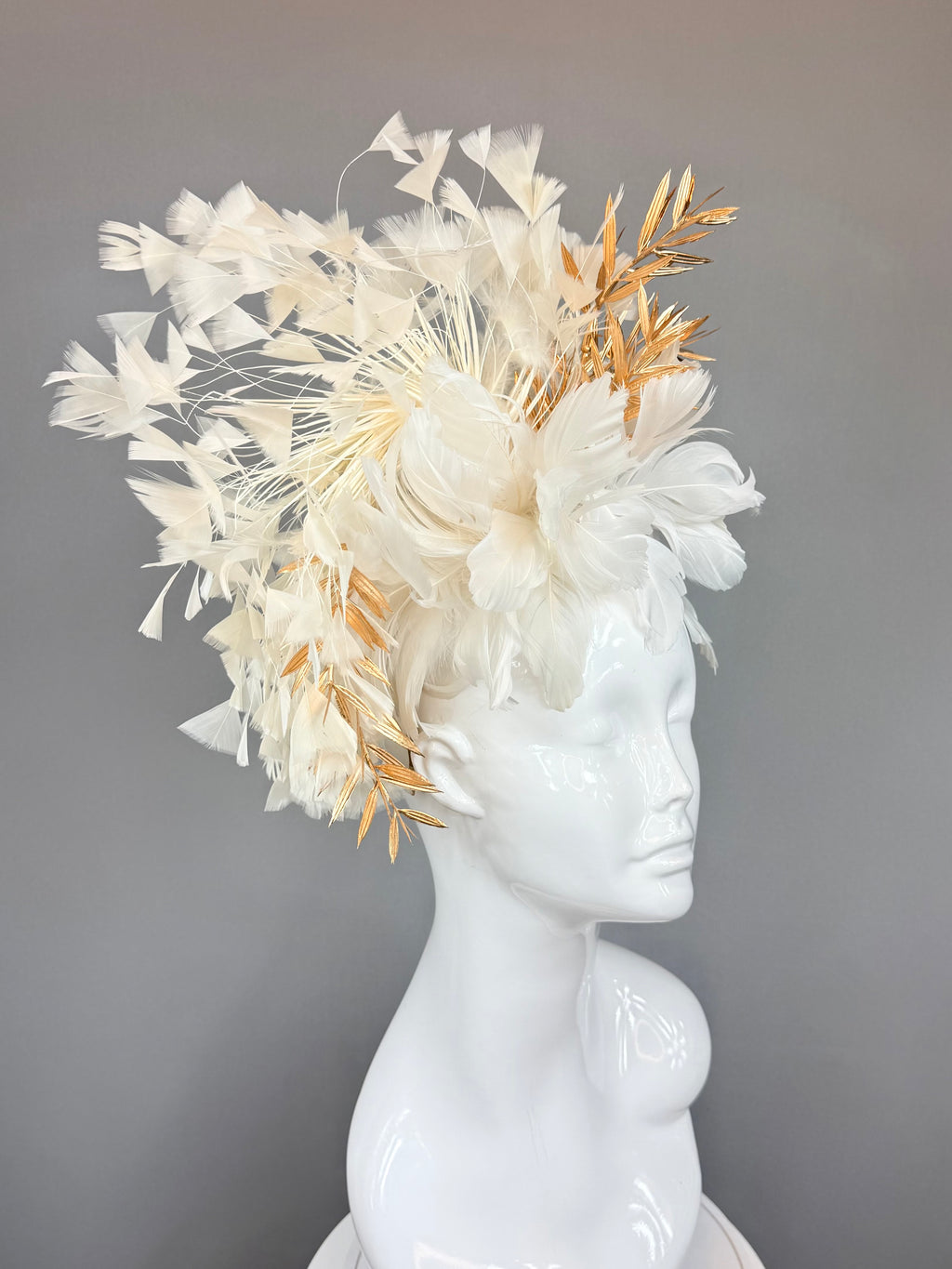 White and Gold Derby Fascinator, Kentucky Derby Hat Alternative, Kentucky derby hat (GOLD LINE)