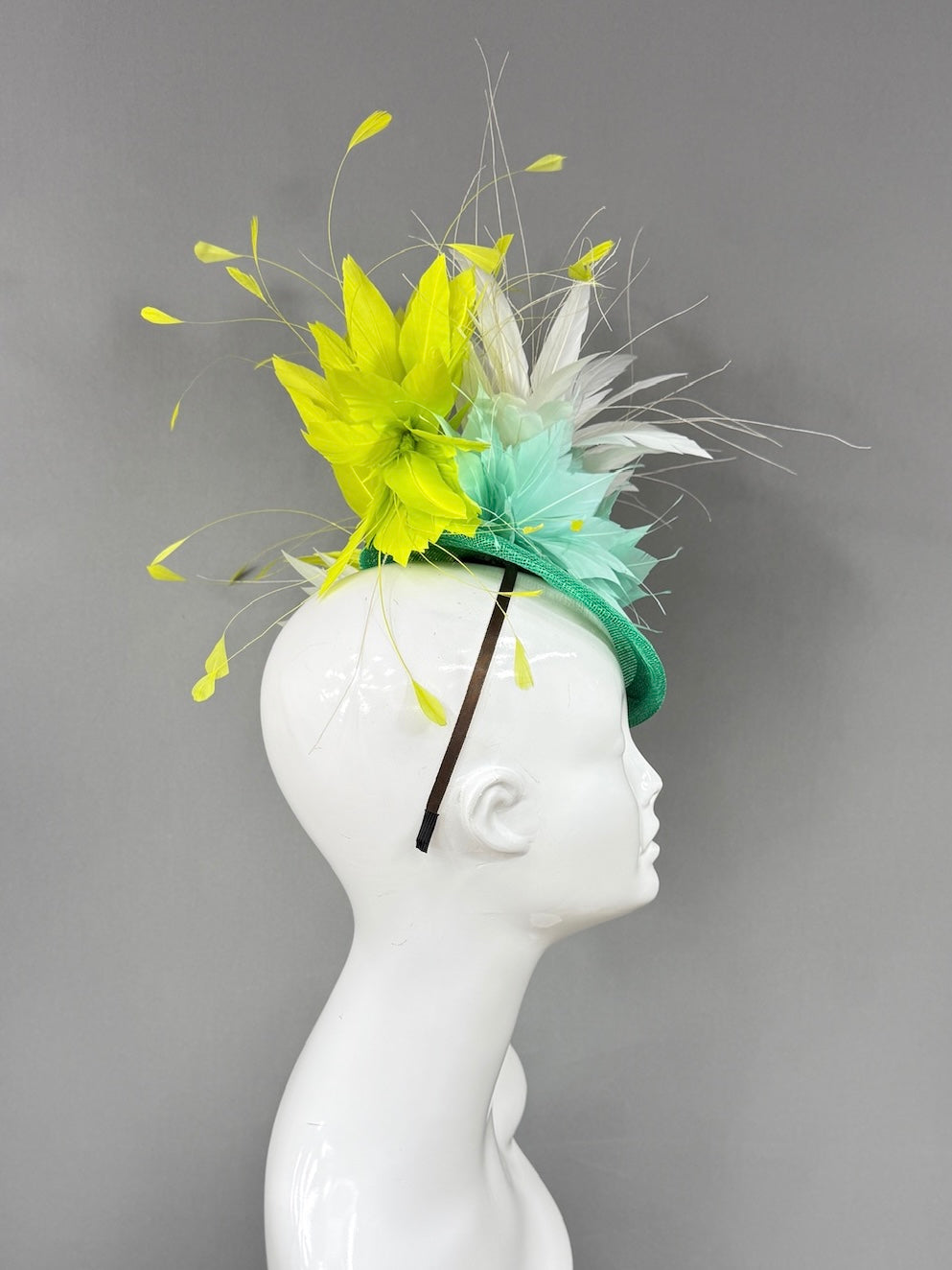 Kentucky Derby Fascinator Hat | Mint green poinsettias, with white and lime green feathers Headpiece | Derbyologie