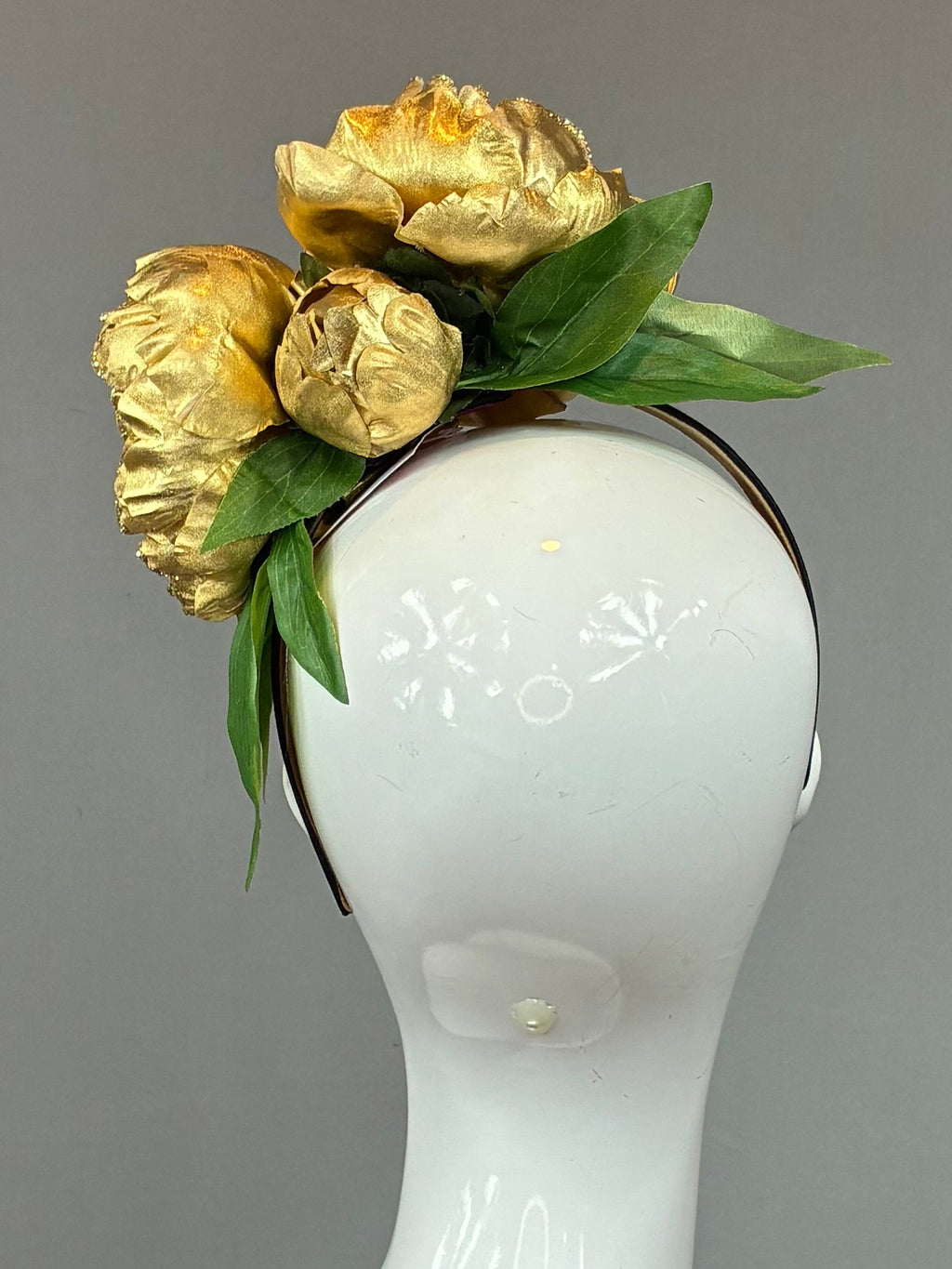 Kentucky Derby Fascinator Hat | Gold flower headpiece | Derbyologie