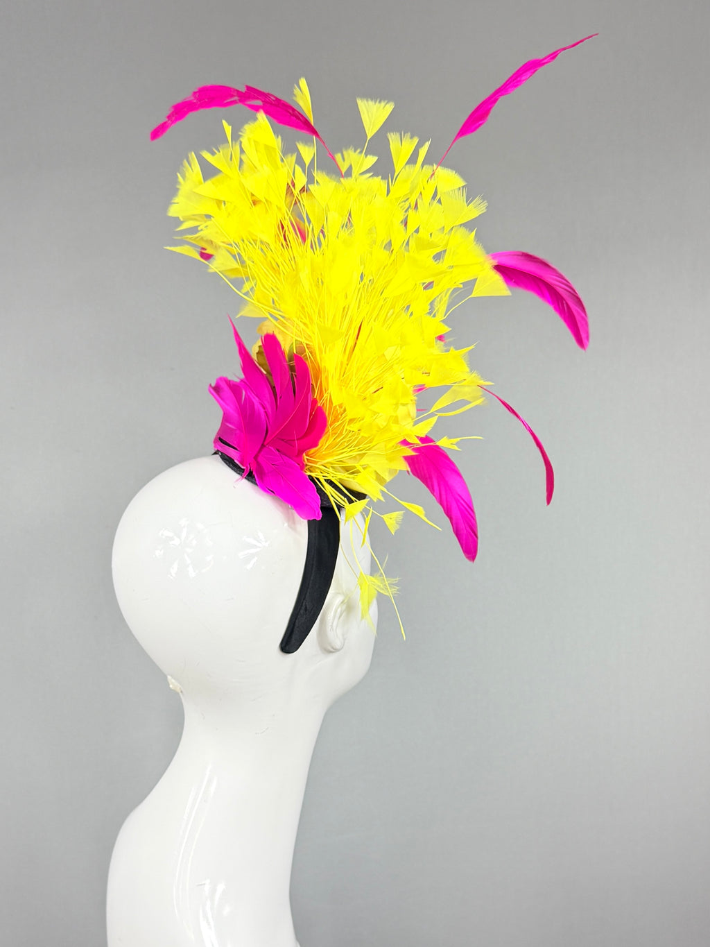 Kentucky Derby Hat | Yellow and pink Kentucky Derby Fascinator, Derby | Derbyologie