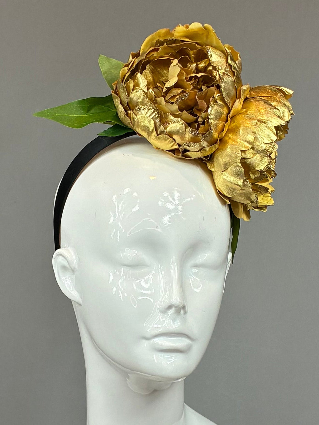 Kentucky Derby Fascinator Hat | Gold flower headpiece | Derbyologie
