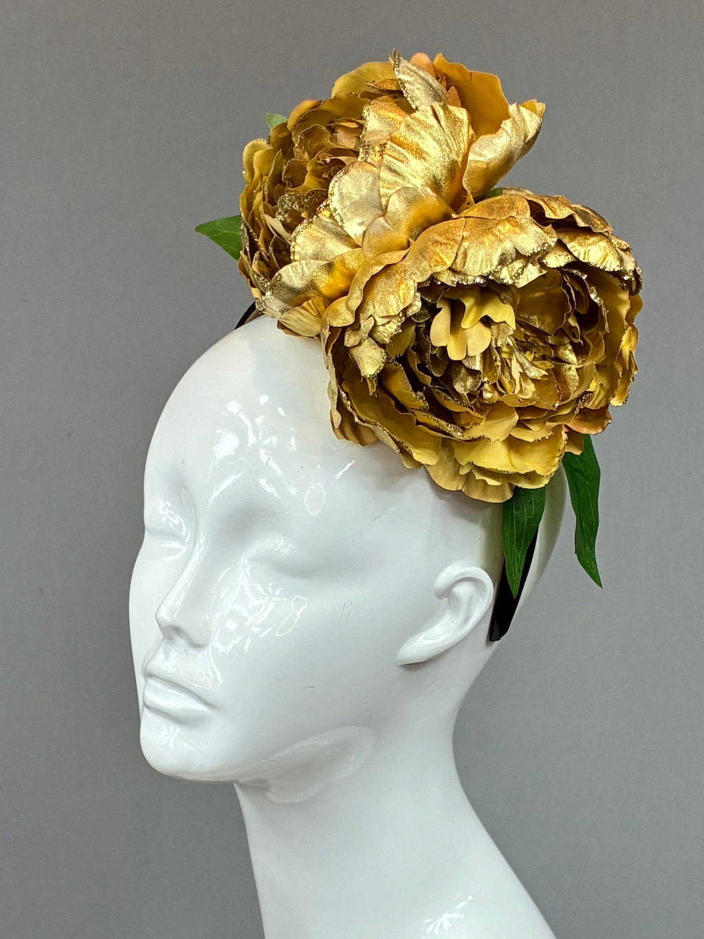 Kentucky Derby Fascinator Hat | Gold flower headpiece | Derbyologie