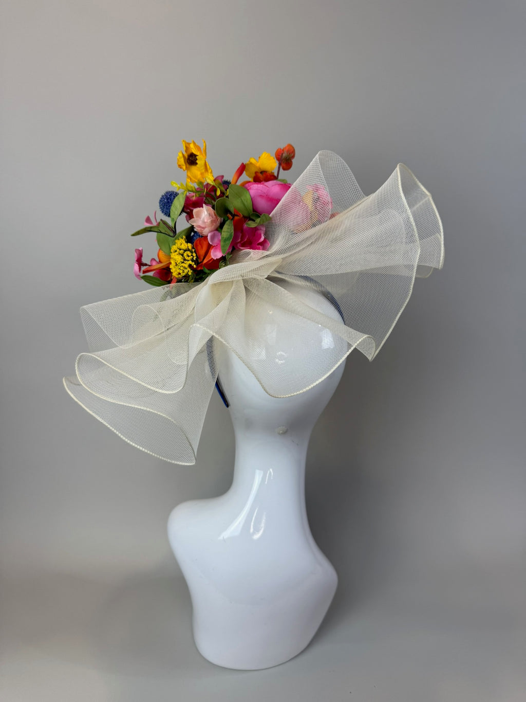 Floral and Cream Derby Fascinator, Kentucky Derby Hat Alternative, Kentucky derby hat (GOLD LINE)