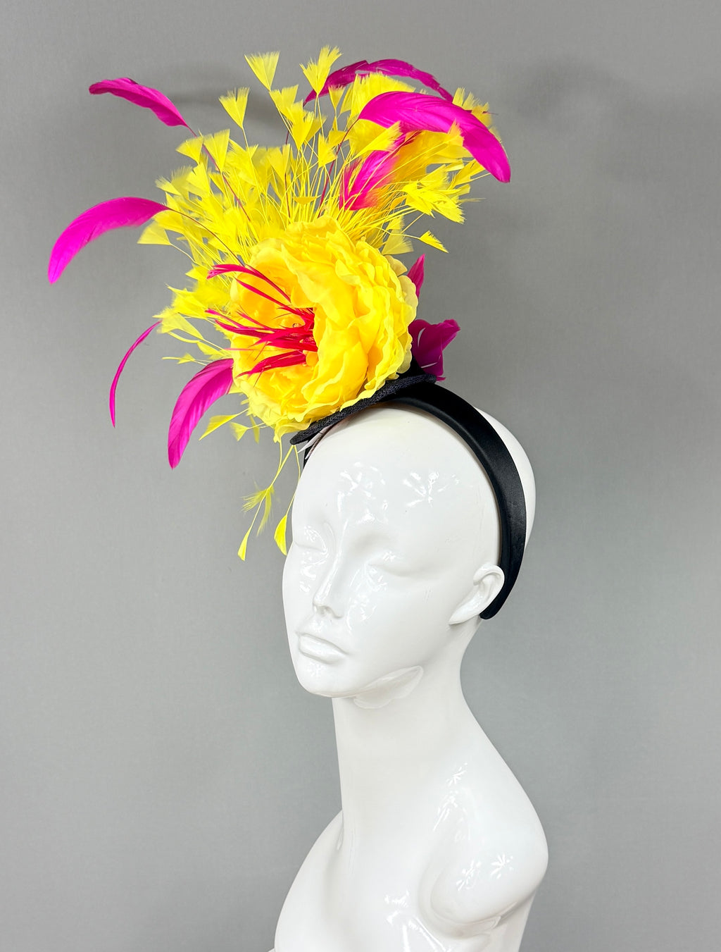 Kentucky Derby Hat | Yellow and pink Kentucky Derby Fascinator, Derby | Derbyologie