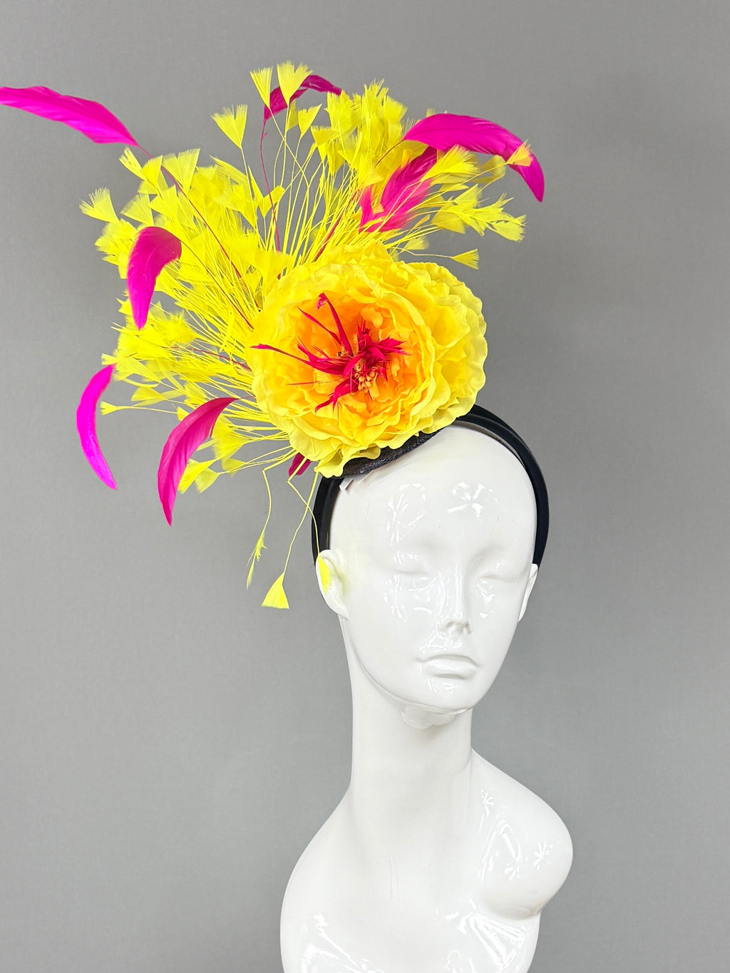 Kentucky Derby Hat | Yellow and pink Kentucky Derby Fascinator, Derby | Derbyologie