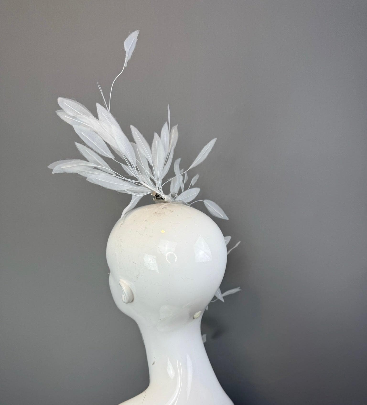 Kentucky Derby Fascinator Hat | White feather Headpiece | Derbyologie